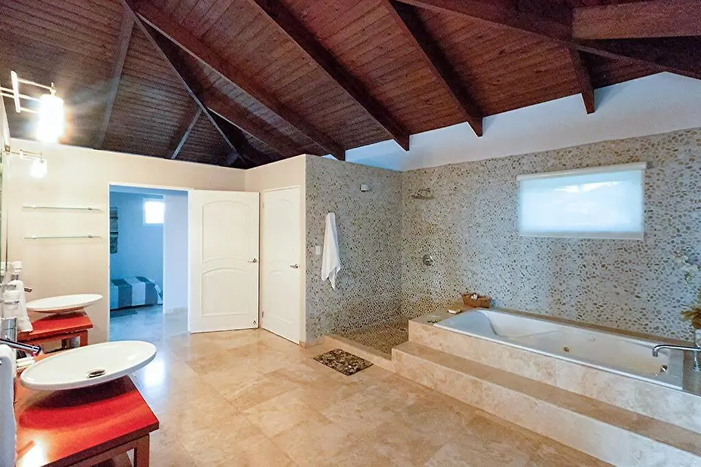Beautiful Villa! Diiscount Via What Aspp! Pool, Secluded Beach! Check The Number From The Photos! Vieques