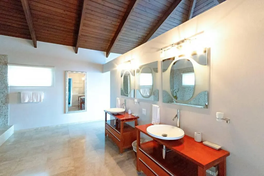 Beautiful Villa! Diiscount Via What Aspp! Pool, Secluded Beach! Check The Number From The Photos! Vieques 0*,  Porto Riko